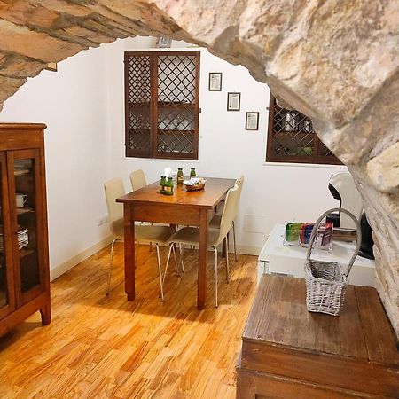 All'Ombra Di San Francesco - Centralissimo - A 110 Mt Dalla Basilica - Myassisisuite, I Dettagli Che Fanno La Differenza Kültér fotó